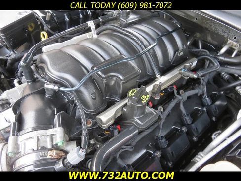 Used 2012 Chrysler 300 C RWD image 28