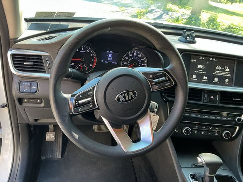 Used 2019 Kia Optima LX FWD image 18