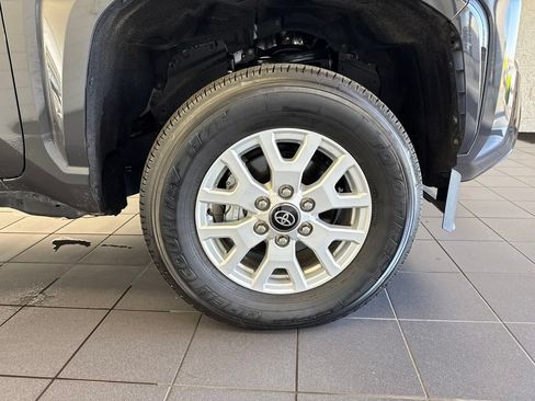 Certified 2025 Toyota Tacoma SR5 w/ SR5 Upgrade Package AWD/4WD image 50