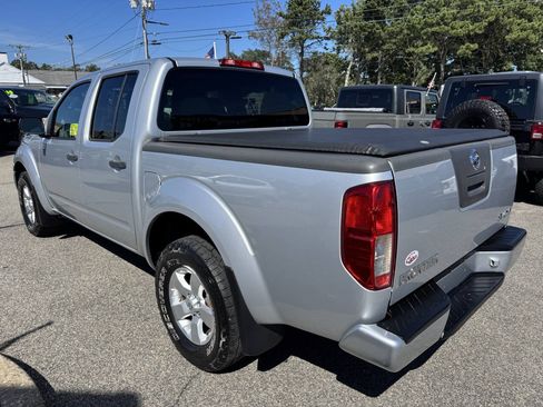 Used 2011 Nissan Frontier SV AWD/4WD image 7