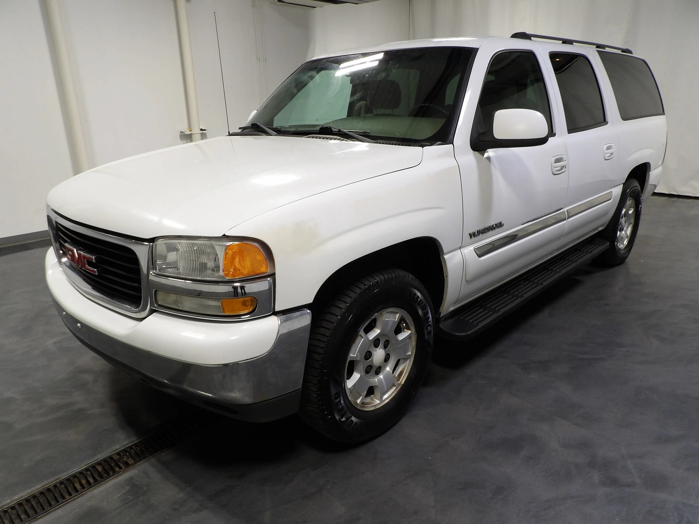 Used 2004 GMC Yukon XL SLE RWD image 4