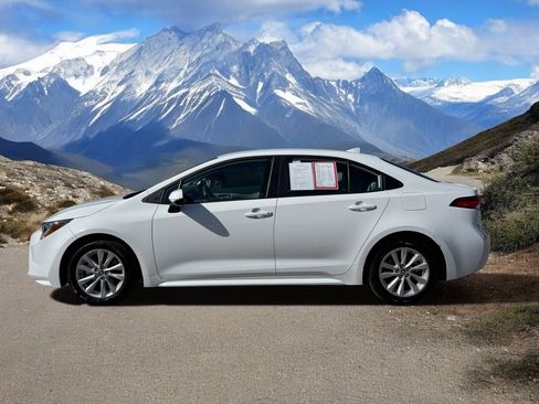 Certified 2023 Toyota Corolla LE w/ LE Convenience Package FWD image 2