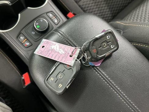 Used 2019 GMC Terrain SLE w/ Driver Convenience Package AWD/4WD image 12