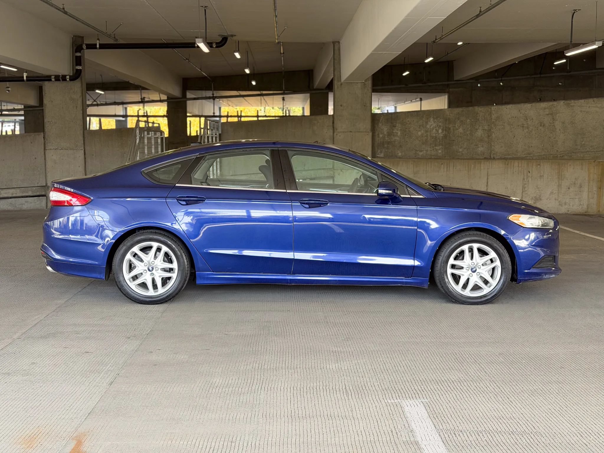 Used 2013 Ford Fusion SE FWD image 4