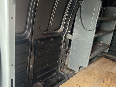 Used 2012 Chevrolet Express 1500 RWD image 4