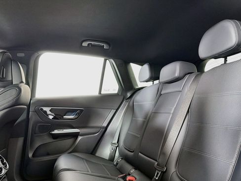 Used 2024 Mercedes-Benz GLC 300 image 8