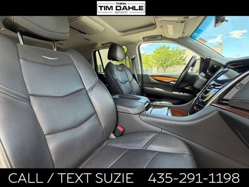 Used 2019 Cadillac Escalade Premium Luxury AWD/4WD image 22