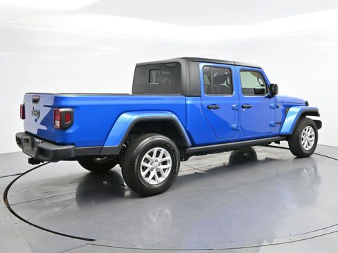 Used 2023 Jeep Gladiator Sport AWD/4WD image 7