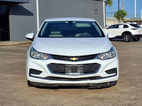 Used 2017 Chevrolet Cruze LS FWD image 7