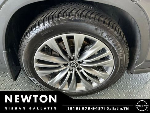 Used 2021 Toyota Highlander Platinum AWD/4WD image 74