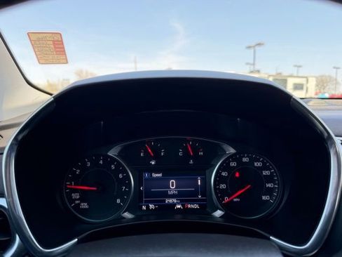 Used 2023 Chevrolet Equinox LT image 23