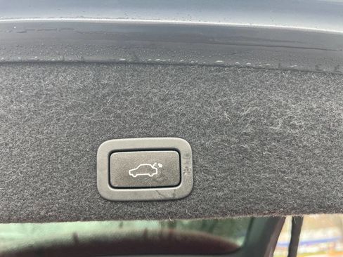 Used 2016 Volvo XC60 T5 Premier w/ Proximity Package image 23