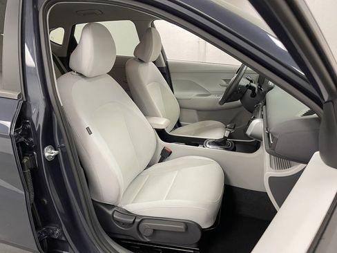 Used 2024 Hyundai Kona SEL image 11