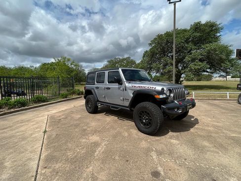 Used 2020 Jeep Wrangler Unlimited Rubicon AWD/4WD image 3