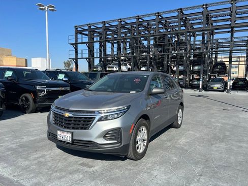 Used 2023 Chevrolet Equinox LS FWD image 1