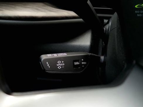 Used 2025 Audi Q5 Premium Plus w/ Premium Plus AWD/4WD image 57