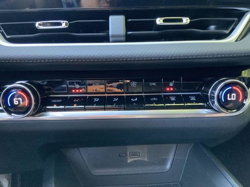 New 2026 Chevrolet Equinox LT w/ Convenience Package II image 21