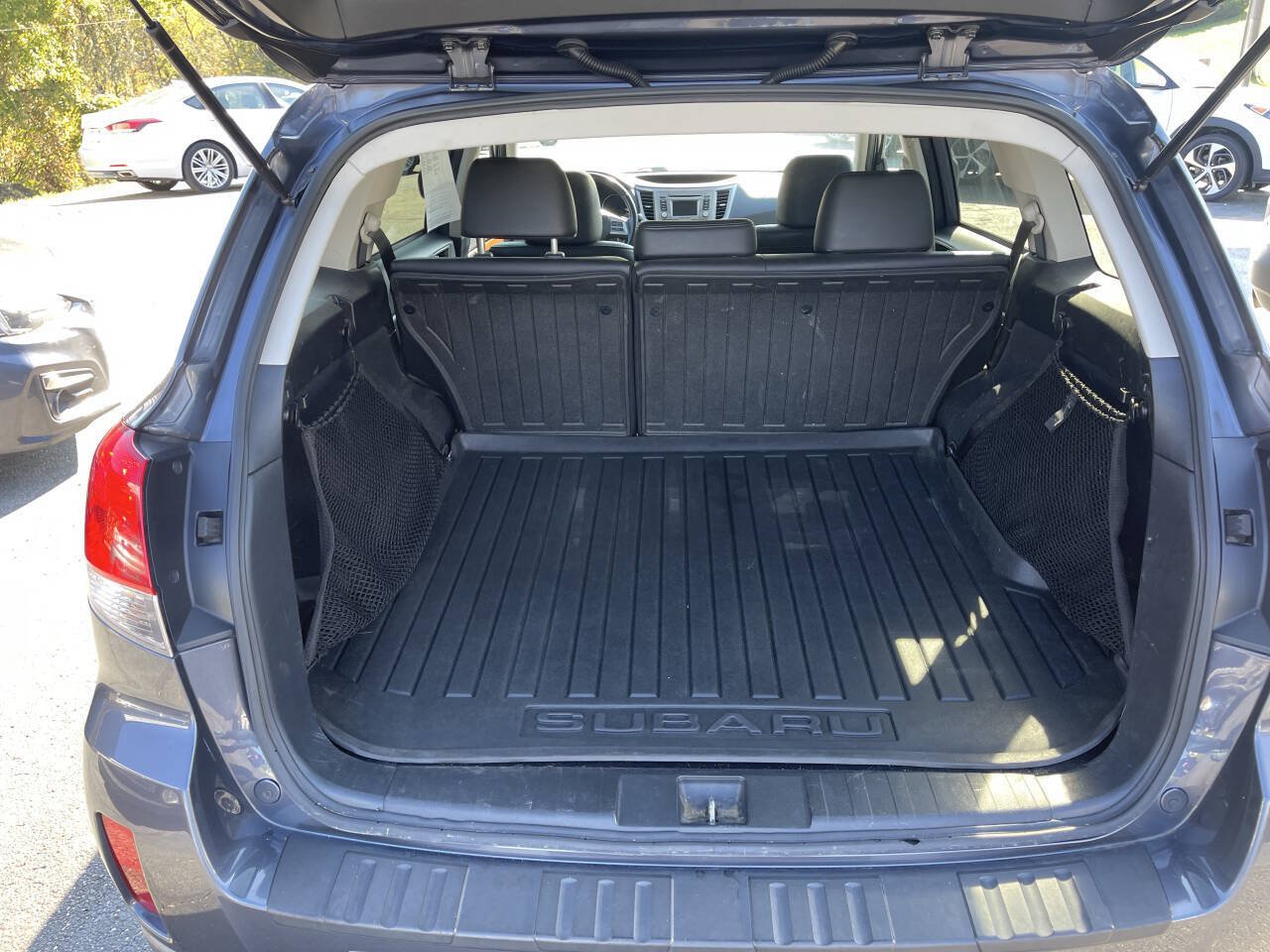 Used 2014 Subaru Outback 2.5i Limited w/ Moonroof Package AWD/4WD image 12