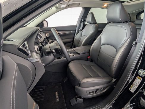 Certified 2025 INFINITI QX50 Luxe image 5