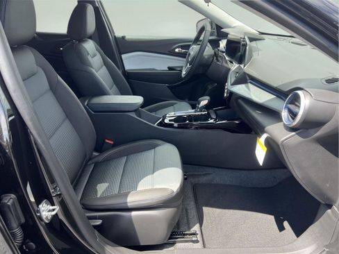 New 2026 Chevrolet Trax LT w/ LT Convenience Package FWD image 30