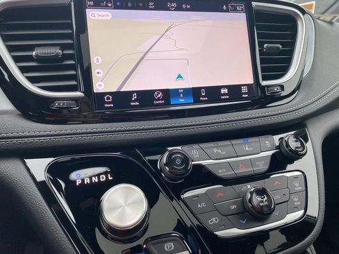 New 2026 Chrysler Pacifica Limited w/ S Appearance Package image 36