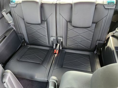 New 2026 Volkswagen Atlas SE image 13