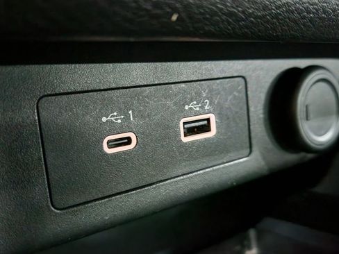 Used 2023 Nissan Rogue S image 37