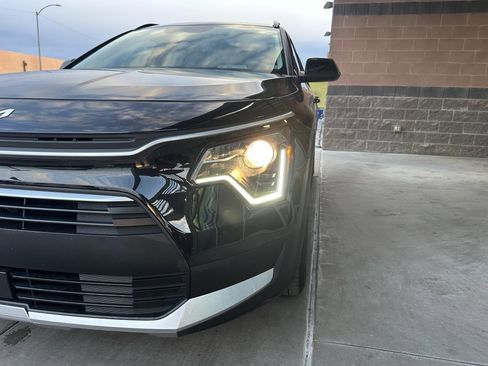 Used 2024 Kia Niro EX image 10