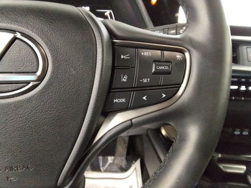 Used 2023 Lexus UX 250h AWD w/ Premium Package image 13