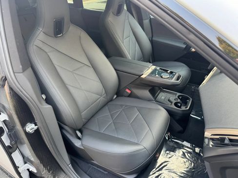 Used 2023 BMW iX xDrive50 w/ Sport Package AWD/4WD image 24