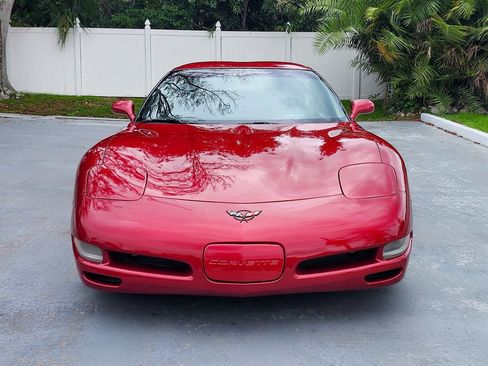 Used 2004 Chevrolet Corvette Coupe w/ Preferred Equipment Group image 11