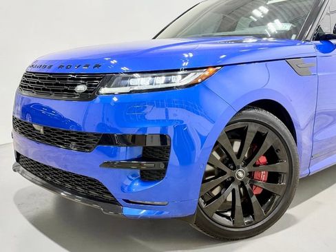 Used 2025 Land Rover Range Rover Sport Autobiography AWD/4WD image 3