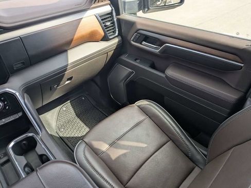 Used 2024 GMC Sierra 2500 Denali w/ Denali Reserve Package image 17