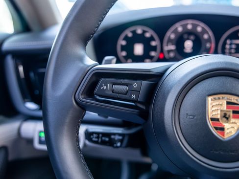 Certified 2025 Porsche Panamera image 31