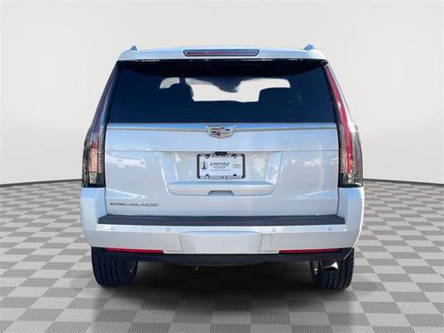 Used 2019 Cadillac Escalade Premium Luxury image 6