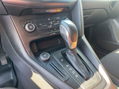 Used 2015 Ford Focus SE w/ SE Sport Package image 26