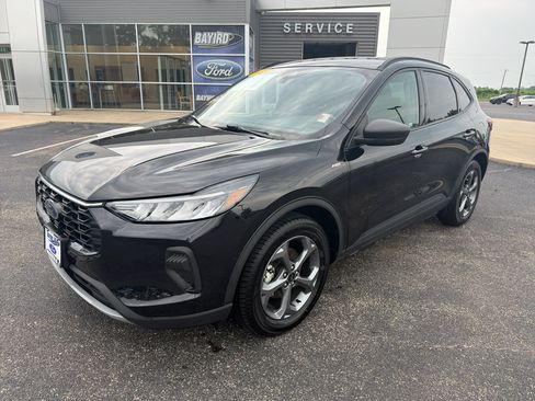 Used 2025 Ford Escape ST-Line FWD image 2