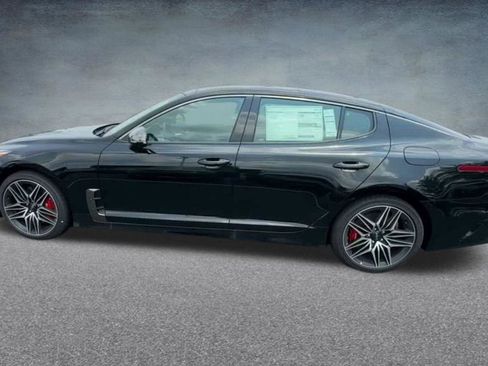 Used 2023 Kia Stinger GT2 image 13