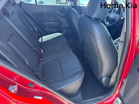 Used 2025 Hyundai Venue Limited FWD image 26