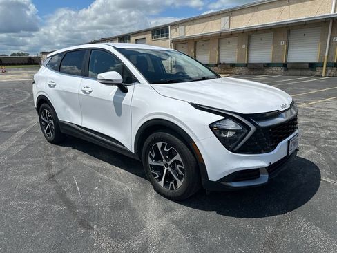 Certified 2023 Kia Sportage EX FWD image 3