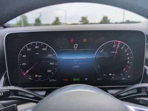 Used 2025 Mercedes-Benz GLC 350e 4MATIC image 32