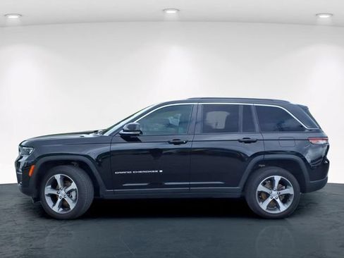 Used 2024 Jeep Grand Cherokee Limited AWD/4WD image 14