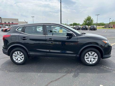 Used 2018 Nissan Rogue Sport S image 7