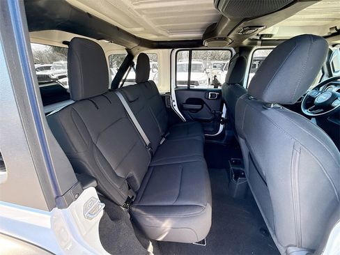 Used 2021 Jeep Wrangler Unlimited Sport image 31