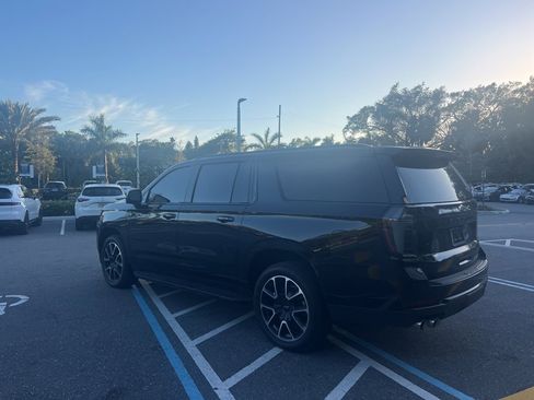 Used 2025 Chevrolet Suburban RST w/ Comfort Package image 13