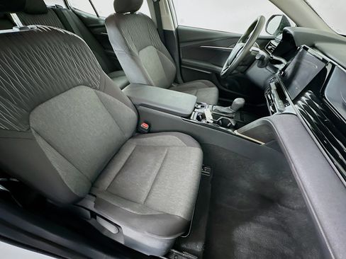 Used 2025 Toyota Camry LE image 31