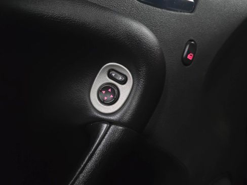 Used 2007 Pontiac Solstice GXP w/ Premium Package RWD image 26