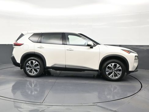 Used 2021 Nissan Rogue SV FWD image 6