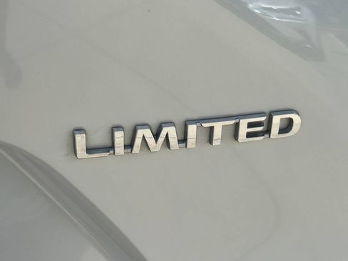 Used 2024 Toyota bZ4X FWD image 15