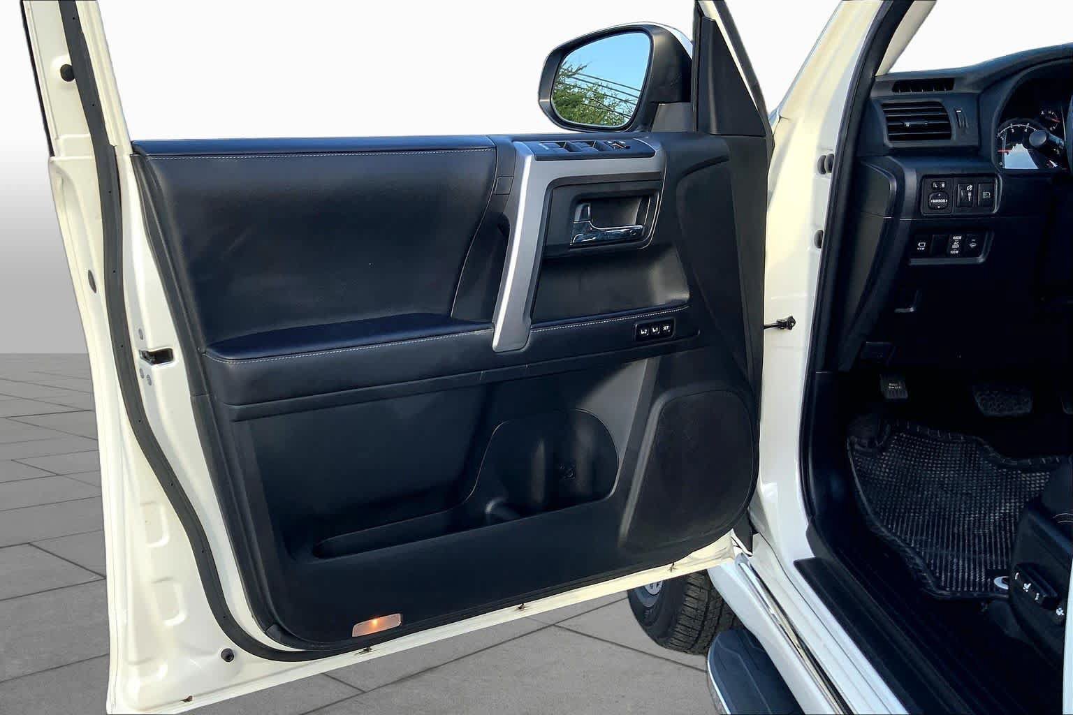 Used 2022 Toyota 4Runner Limited RWD image 22